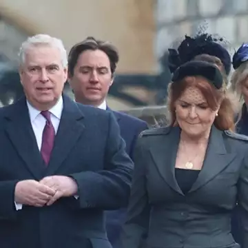 Πρίγκιπας Andrew | Η παρουσία του στο συμβολικό μνημόσυνο του τέως βασιλιά Κωνσταντίνου προκάλεσε δυσαρέσκεια