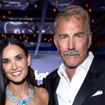 Demi Moore, Carla Bruni, Eva Longoria | Εντυπωσιακές εμφανίσεις σε βραδινό Gala στις Κάννες