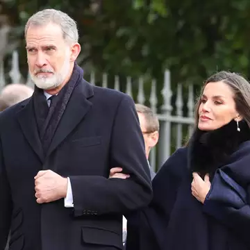 Βασιλιάς Felipe - Βασίλισσα Letizia | Αγκαζέ στο μνημόσυνο του τέως βασιλιά Κωνσταντίνου