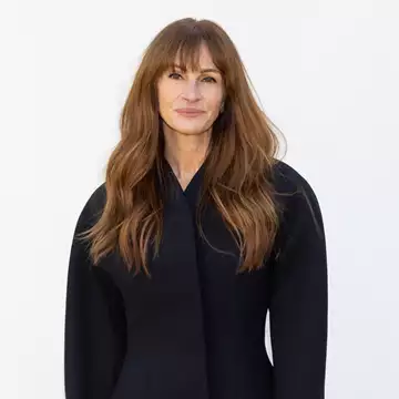 Julia Roberts | Στη front row της νέας επίδειξης του Jacquemus