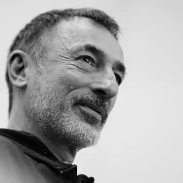 For One Night Only | Ο Δημήτρης Παπαϊωάννου δημιουργεί μία ξεχωριστή παράσταση στο Ηρώδειο για το Μουσείο Κυκλαδικής Τέχνης