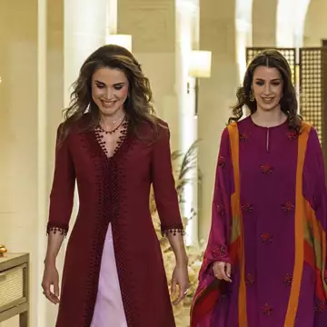 Πριγκίπισσα Rajwa | Πρώτη δημόσια εμφάνιση μετά τη γέννηση της μικρής Iman μαζί με τη βασίλισσα Ράνια