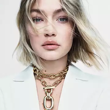 Golden Muse | Η συνέντευξη της Gigi Hadid στο Harper's Bazaar Greece
