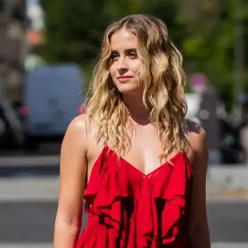 Wedding Season | Τα κυματιστά hair looks που θα σας αναδείξουν στην πιο κομψή καλεσμένη