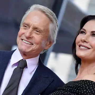 Michael Douglas & Catherine Zeta-Jones | Γιορτάζουν 25 χρόνια γάμου με κοινές φωτογραφίες από το παρελθόν και ένα τρυφερό μήνυμα