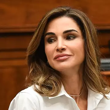 Βασίλισσα Ράνια | Ανέβασε φωτογραφία της εγκυμονούσας πριγκίπισσας Rajwa με αφορμή μια σημαντική στιγμή