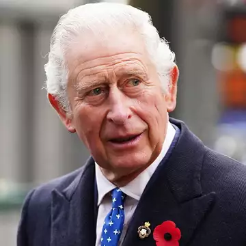 Κάρολος | Η παράταση της νοσηλείας του προκαλεί ανησυχία