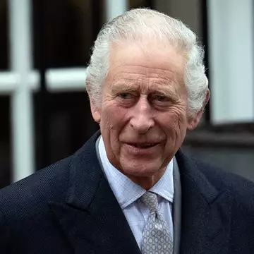 Βασιλιάς Κάρολος | Η παράξενη συνήθεια που έχει για τον ύπνο