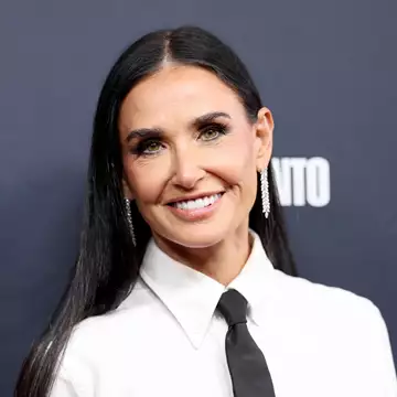 Demi Moore: "Αν ταυτίσουμε την αξία μας με την εικόνα μας, είναι αναπόφευκτο πως θα νιώσουμε κάποια στιγμή συντετριμμένες"