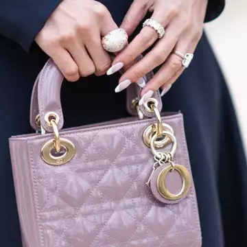 Almond Shape | Τα 12 πιο elegant γαλλικά μανικιούρ για αμυγδαλωτά νύχια