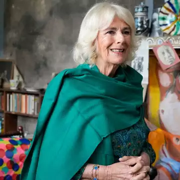 Βασίλισσα Καμίλα | Η εμφάνιση έκπληξη με φόρεμα animal print