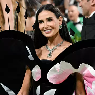 Demi Moore | Εμπνευσμένη από την ελληνική μυθολογία η εμφάνισή της στο Met Gala 2024