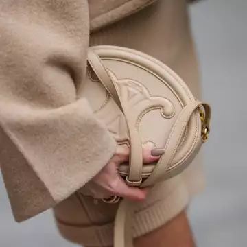 Αντί για nude | Το χρώμα που επιλέγουν φέτος οι πιο chic γυναίκες