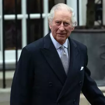 Ο βασιλιάς Κάρολος θύμα των θεωριών συνωμοσίας