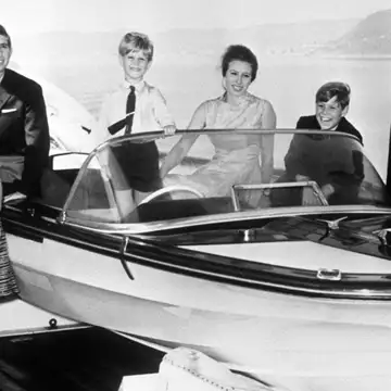 Οι 15 πιο σπάνιες χριστουγεννιάτικες κάρτες της βασιλικής οικογένειας της Αγγλίας