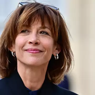 Το ανεπιτήδευτα κομψό κούρεμα που κολακεύει κάθε γυναίκα άνω των 50