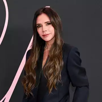 Η Victoria Beckham μας συστήνει τον αγαπημένο της ηλεκτρολόγο, τον David