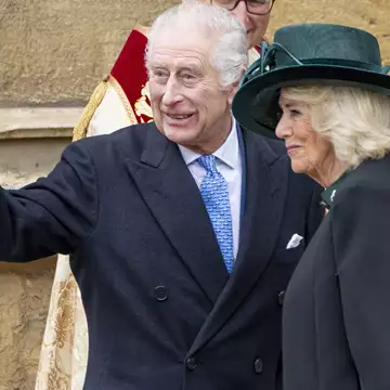 Ο βασιλιάς Κάρολος και η βασίλισσα Καμίλα στην πασχαλινή λειτουργία