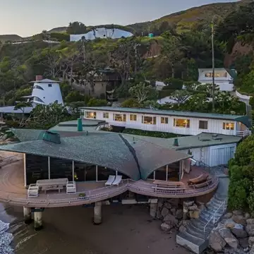 Karlie Kloss | Εντός του νέου εντυπωσιακού Wave House που αγόρασε στο Μαλιμπού