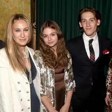 Sarah Jessica Parker | Η φωτογραφία με τις δίδυμες κόρες της που προκάλεσε θύελλα ερωτήσεων