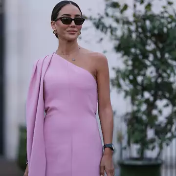 Τα ροζ φορέματα ταιριάζουν άψογα με το καλοκαιρινό σας μαύρισμα