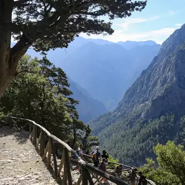 "Είναι ο νέος παράδεισος": Το ελληνικό νησί που αποθεώνουν οι Γάλλοι για το προσιτό κόστος ζωής του