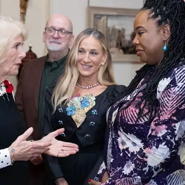 Η Sarah Jessica Parker δίνει μαθήματα στυλ στη βασίλισσα Καμίλα στο Clarence House