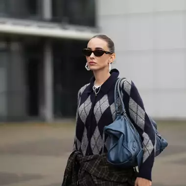 Το argyle πουλόβερ που θα ορίσει τις χειμωνιάτικες εμφανίσεις σας