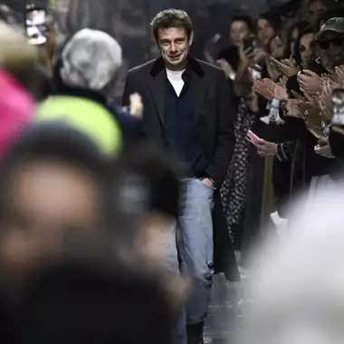 Τα "it girls" στην επίδειξη της πρώτης συλλογής υψηλής ραπτικής του Jonathan Anderson για τον οίκο Dior