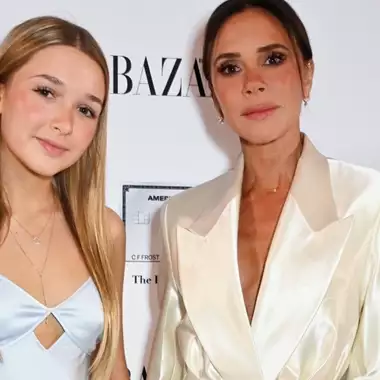 Η Victoria και η Harper Beckham με το ίδιο φόρεμα σε οικογενειακή έξοδο
