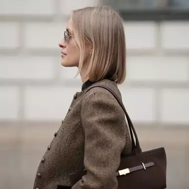 Τέσσερα καρέ κουρέματα που ορίζουν τις χειμερινές τάσεις του 2025