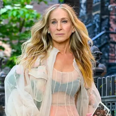 Η Sarah Jessica Parker σοκαρισμένη από τους θαυμαστές του AJLT: Aπό παίκτες του ΝΒΑ μέχρι αστυνομικούς της Νέας Υόρκης