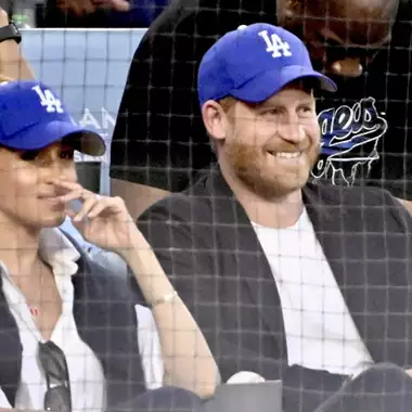 Hatgate | Γιατί ο πρίγκιπας Harry ζήτησε "συγγνώμη" από τον Καναδά εξαιρτίας ενός καπέλου;