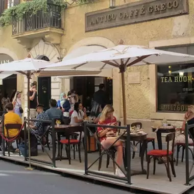 Antico Caffè Greco | Το ιστορικό στέκι στη Ρώμη κλείνει τις πόρτες του μετά από μακρά μάχη έξωσης