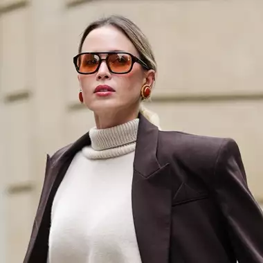 Τα χειμερινά χρώματα ρουζ που κολακεύουν περισσότερο τις γυναίκες άνω των 50