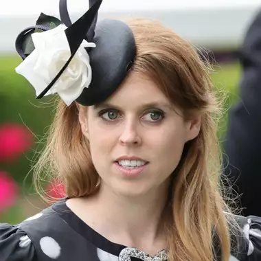 Πριγκίπισσα Βεατρίκη | Η οικογενειακή εμφάνιση με τη μικρή Αθηνά, τη Sienna και τον θετό της γιο