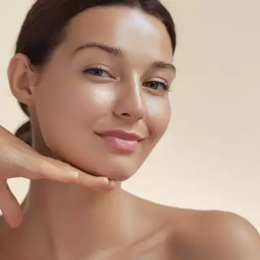 5 αντιρυτιδικές κρέμες ματιών που "παγώνουν" το χρόνο