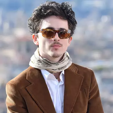 Movie Review | Είδαμε το A Complete Unknown, την ταινία που μεταμορφώνει τον Timothée Chalamet σε Bob Dylan