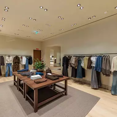 H Massimo Dutti εγκαινιάζει μια νέα εποχή shopping στον Πειραιά