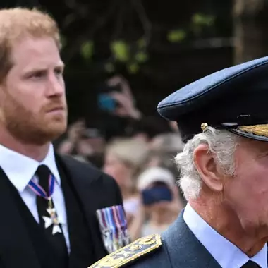 Πηγές του Παλατιού λένε ότι δεν υπάρχει δρόμος επιστροφής για τον βασιλιά Κάρολο και τον πρίγκιπα Harry