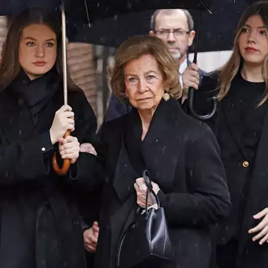 Σοφία της Ισπανίας | Γευμάτισε σε κεντρικό ξενοδοχεία της Αθήνας με αγαπημένο μέλος της βασιλικής οικογένειας