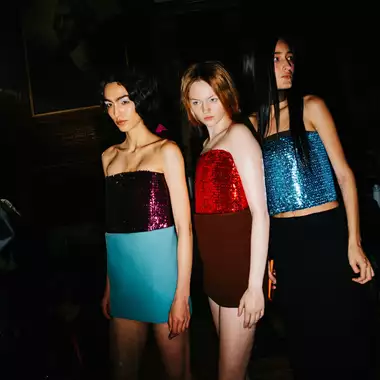 Marc Jacobs | Γιατί είναι σπουδαία η ειλικρινής αναφορά του σχεδιαστή στις επιρροές του για τη συλλογή Άνοιξη 2026