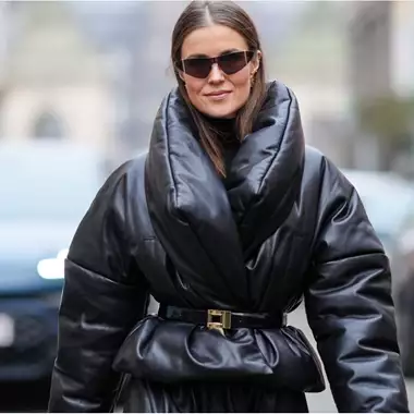 Πώς θα είστε κομψές μ' ένα puffer μπουφάν