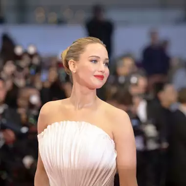 Jennifer Lawrence | Αποκαλύπτει τις αισθητικές επεμβάσεις που έχει κάνει αλλά και εκείνες που θα δοκιμάσει άμεσα