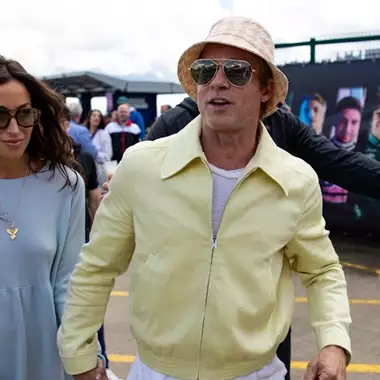 Ο Brad Pitt στην Ύδρα | Ποιοι ηθοποιοί τον πλαισιώνουν στη νέα ταινία του Edward Berger;