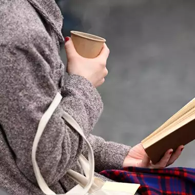 Το αγαπημένο ρόφημα που βοηθά στην καύση του κοιλιακού λίπους μετά την ηλικία των 40