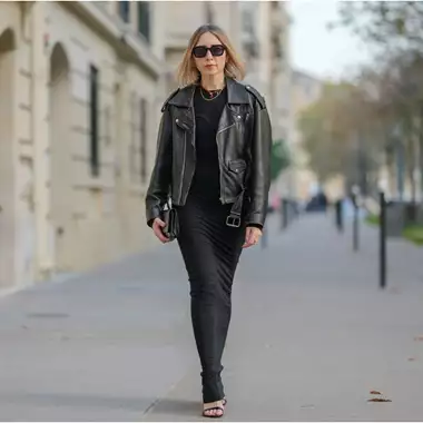 Τα μακριά μαύρα φορέματα που είναι ιδανικά για κάθε μέρα