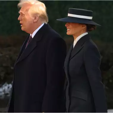 Η Melania Trump επιστρέφει στον Λευκό Οίκο | Το look που επέλεξε για την ορκωμοσία