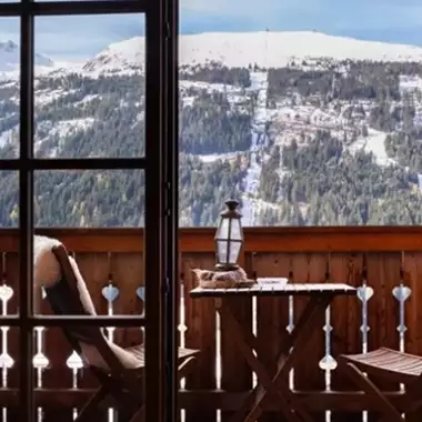 Απόδραση στις γιορτές | Τα καλύτερα ξενοδοχεία και ξενώνες για μαγικές χειμωνιάτικες διακοπές