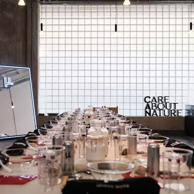 μ. Artisan Water | Η συσκευασία του μέλλοντος πρωταγωνιστεί σε ένα μοναδικό brunch